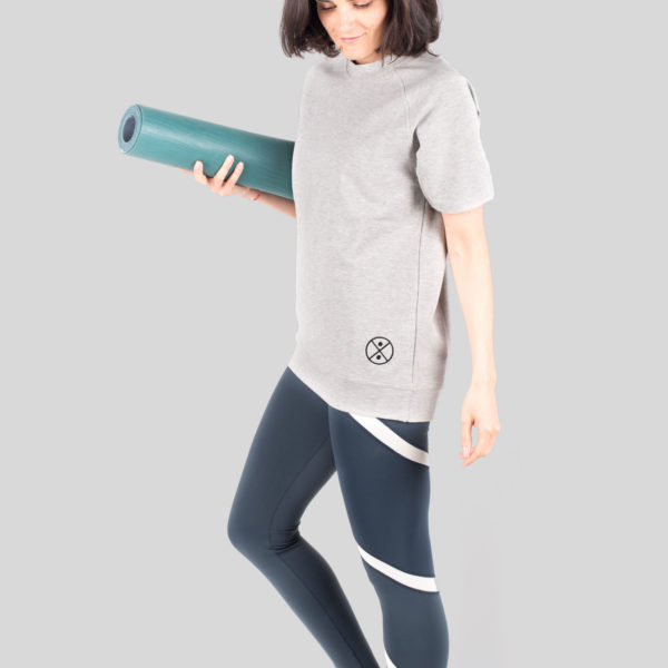 Sweatshirt with short sleeves